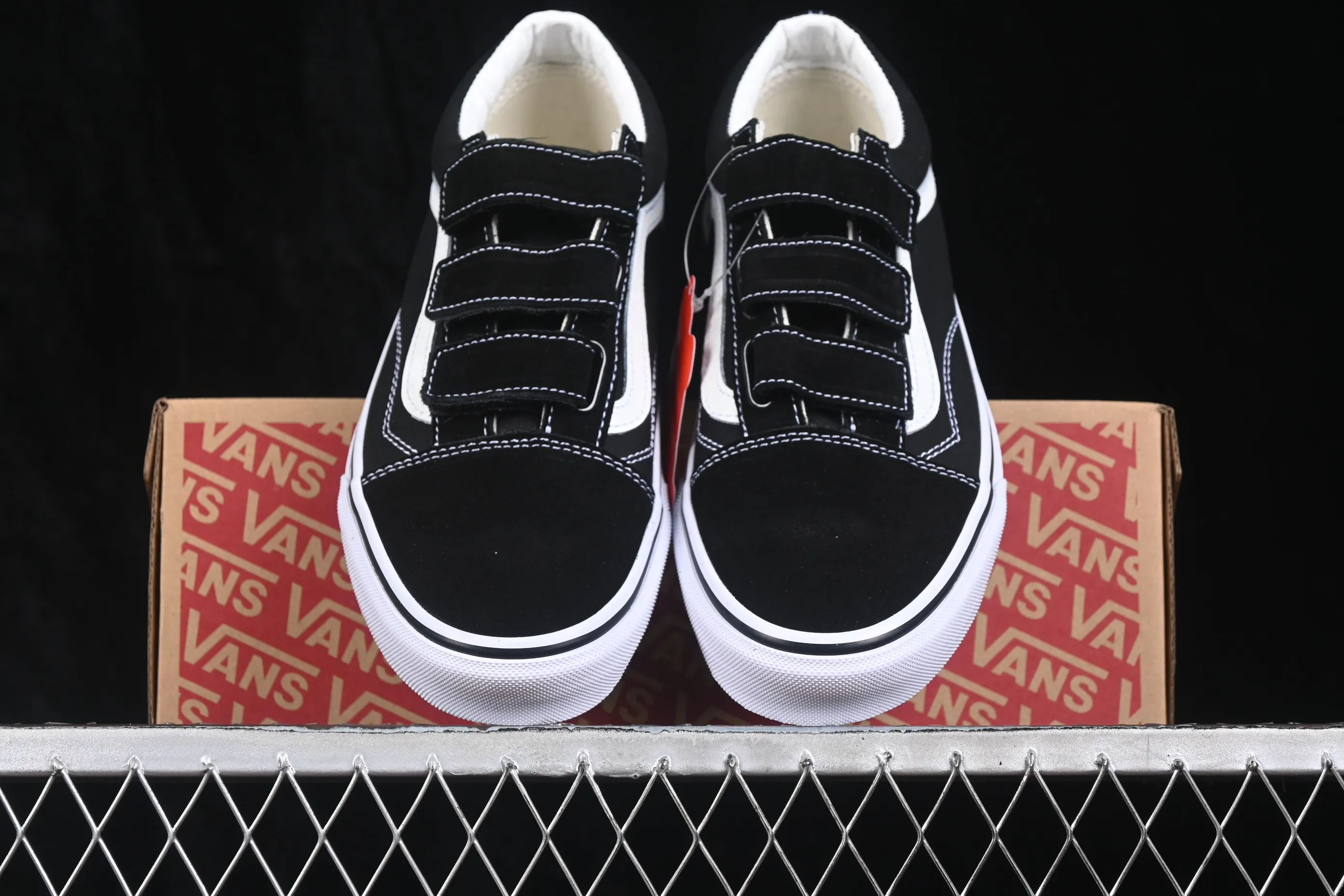 All categories Vans Vans series Vans Low Vans low top Vans Old Skool Vans Velcro low-top casual skateboard shoes VN0A3D29OIU